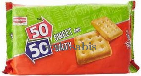 Britania 50 50 Sweet and salty